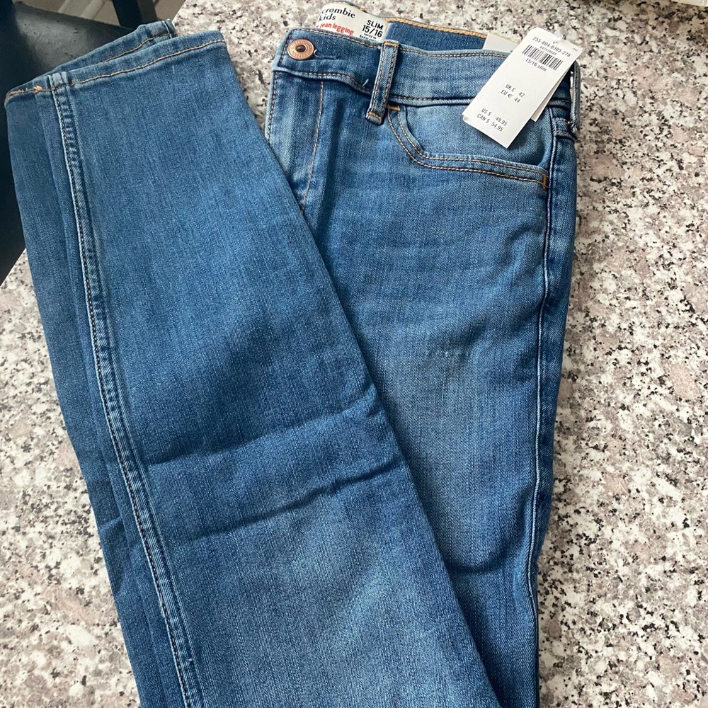 NWT Abercrombie Jean Legging